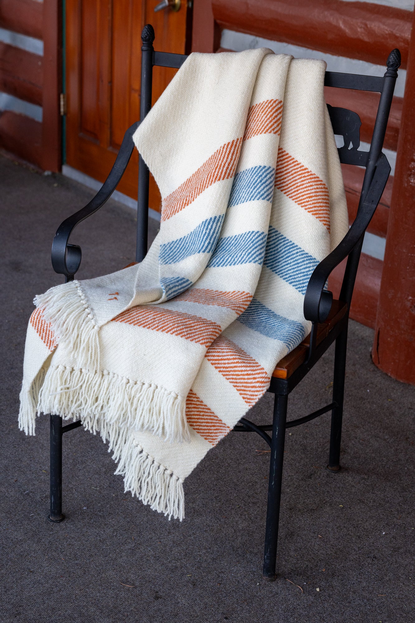 Warm Canadian wool blanket, retro style design