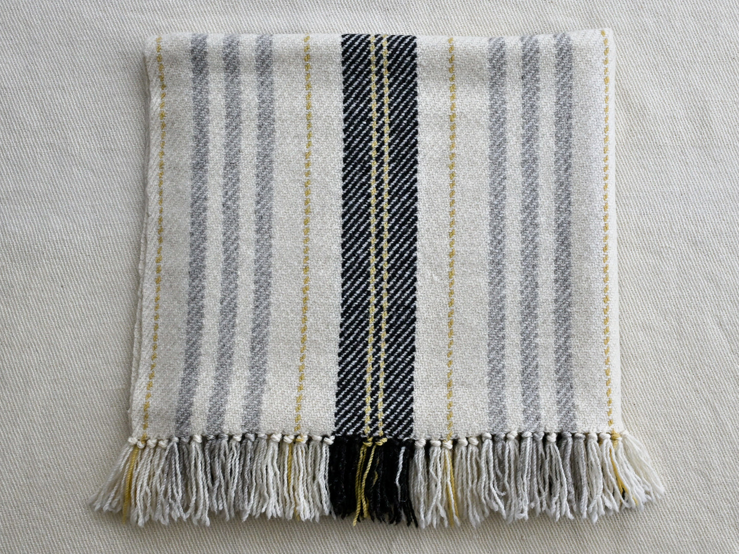 Parkland Handwoven Woolen Blanket Throw